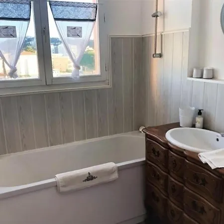 2 Pieces Proche Commodites 11 Appartement *