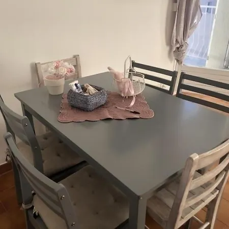 2 Pieces Proche Commodites 11 Lägenhet *