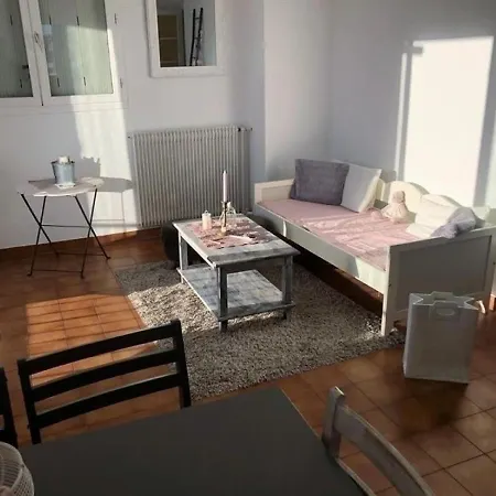 2 Pieces Proche Commodites 11 Lägenhet *